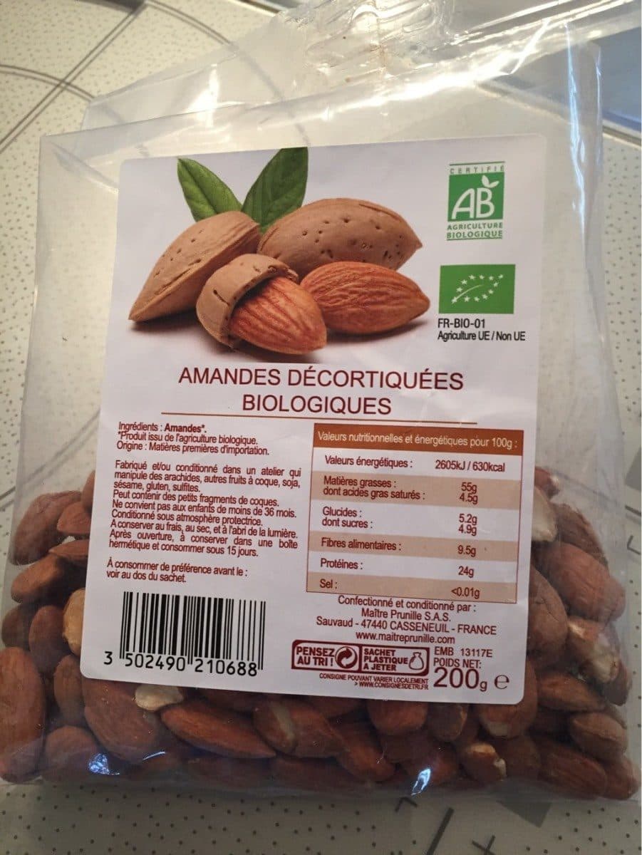 Maître Prunille Amandes decortiquees packshot