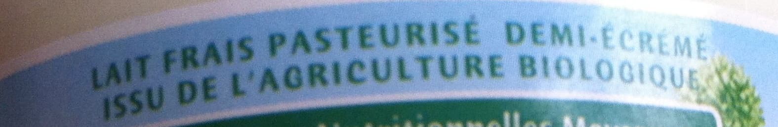 Candia Biolait frais demi-écrémé pasteurisé packshot