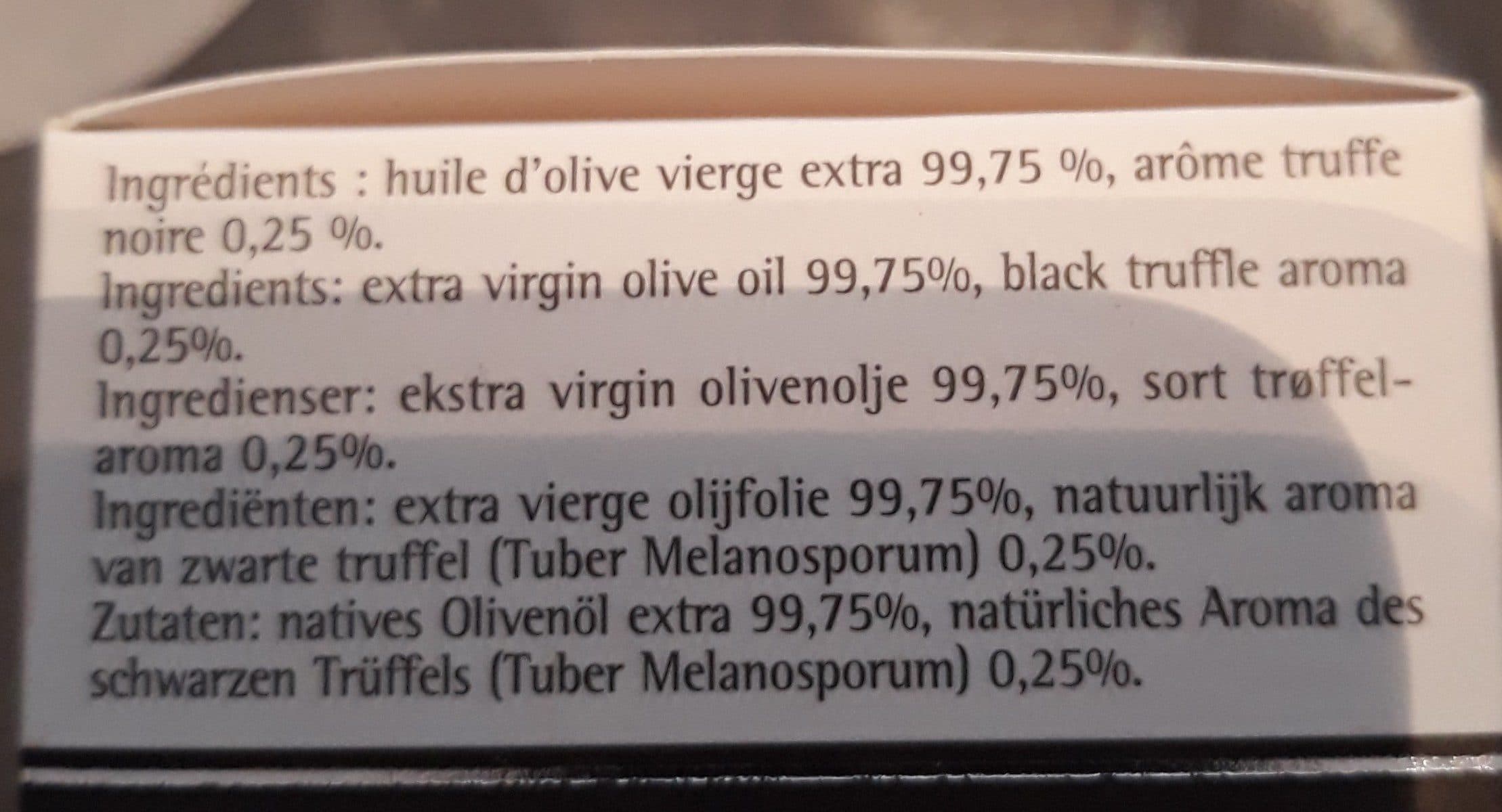 Oliviers & Co Extra virgin olive oil packshot
