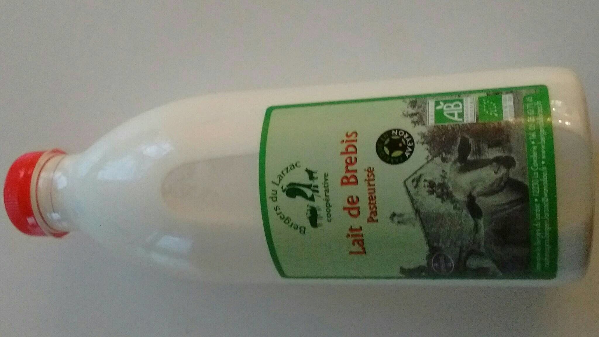 Bergers du Larzac Lait de brebis pasteurisé packshot