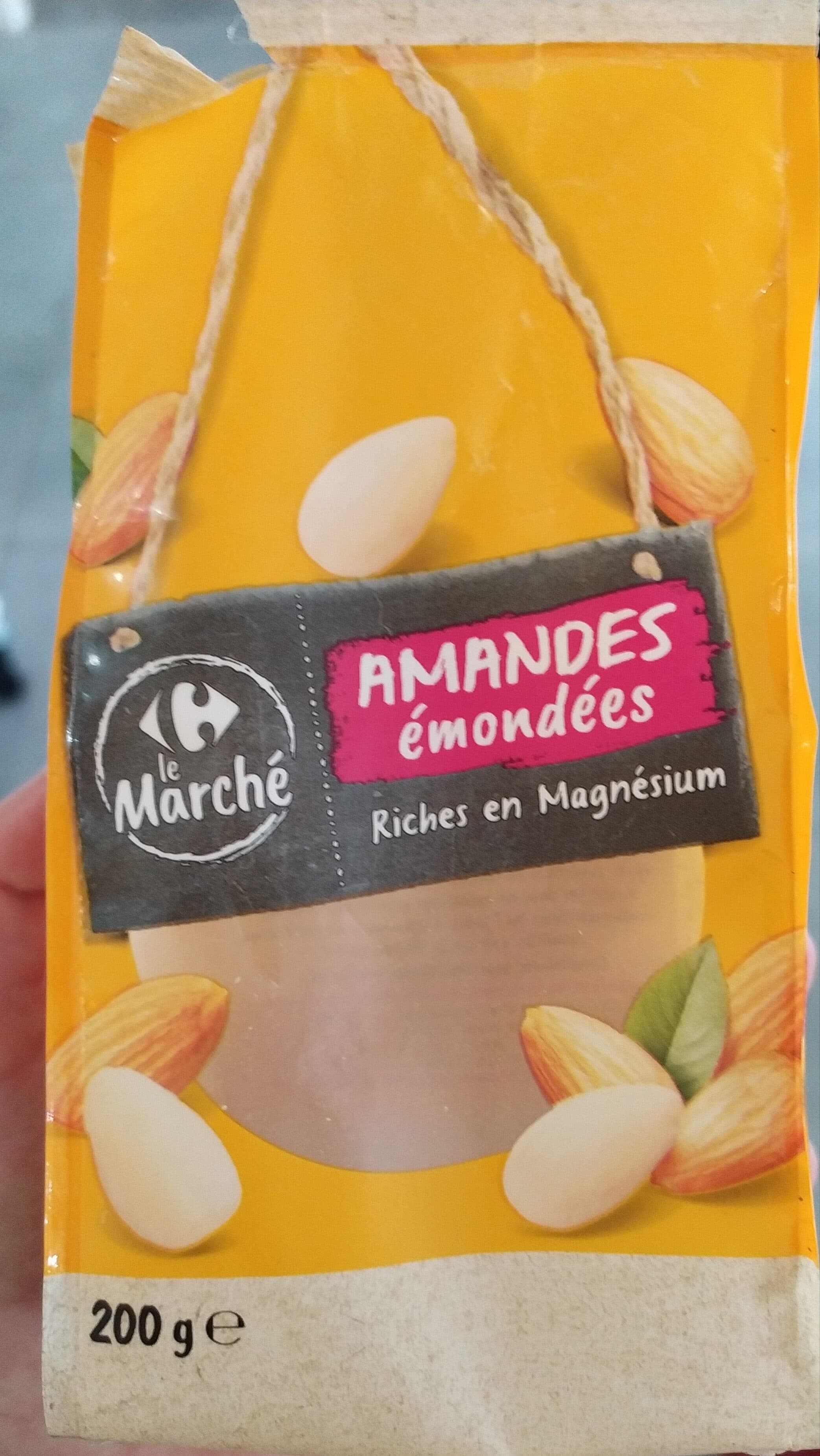 Carrefour Amandes émondées packshot