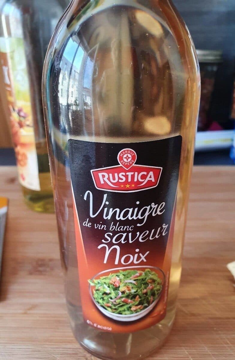 Marque Repère Vinaigre de vin blanc aromatisé à la noix packshot