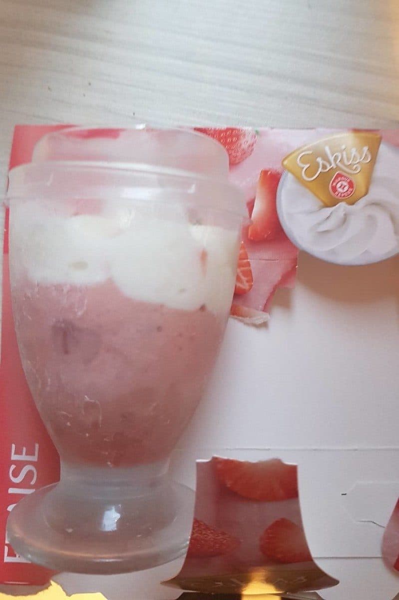 Open Food Facts 2 coupes de glace à la fraise packshot