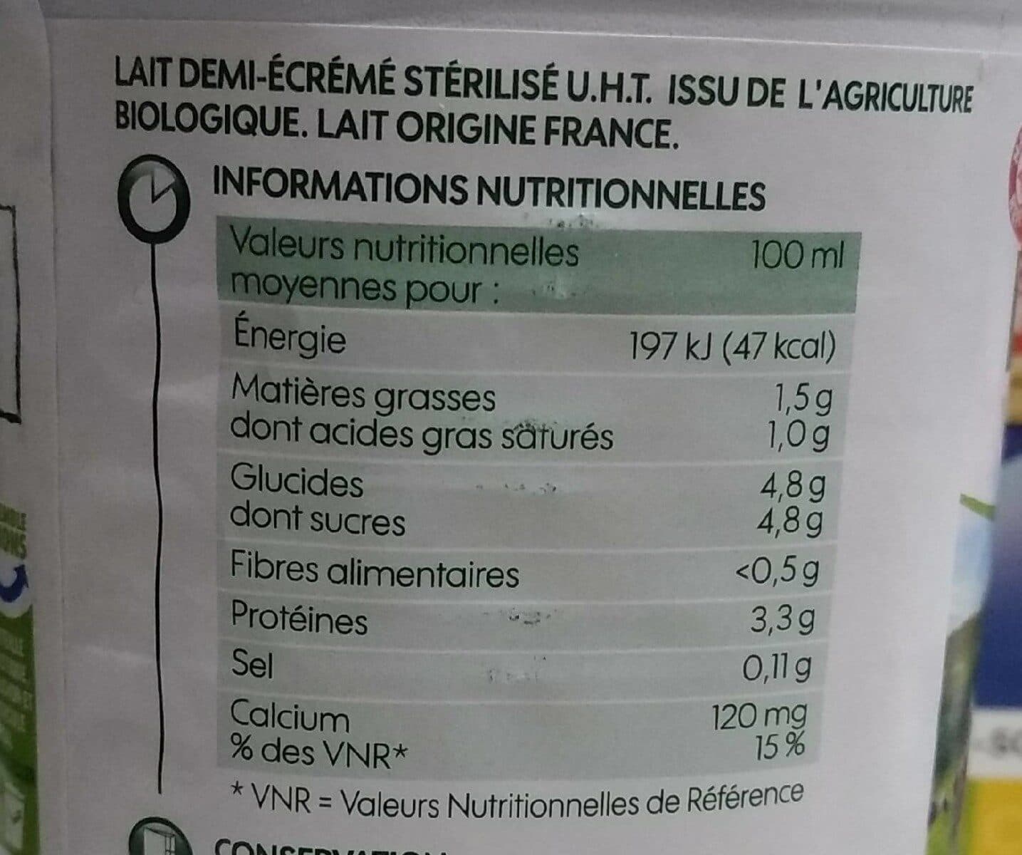 bio village lait demi-écrémé packshot