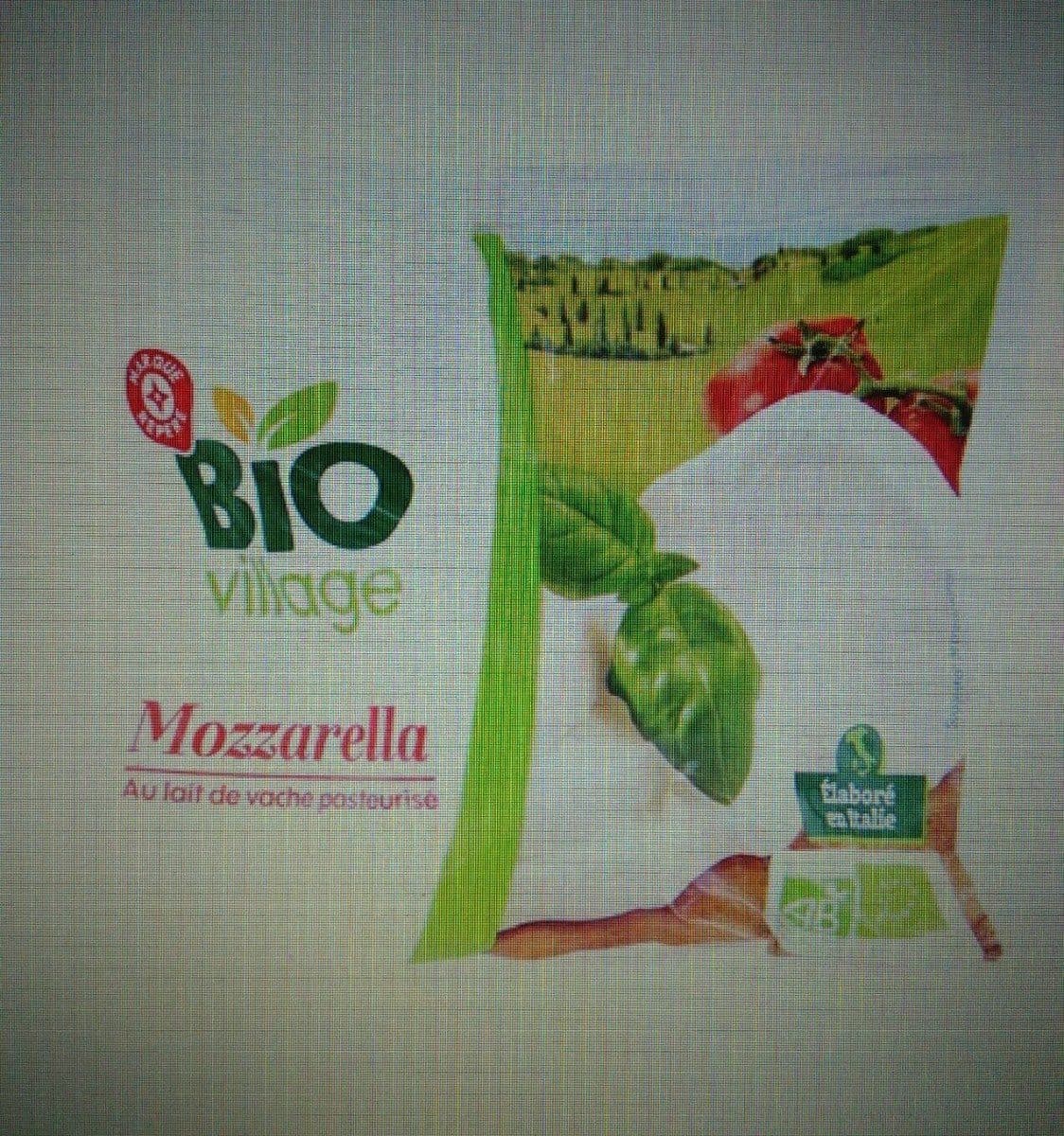 Bio Village Mozarella packshot