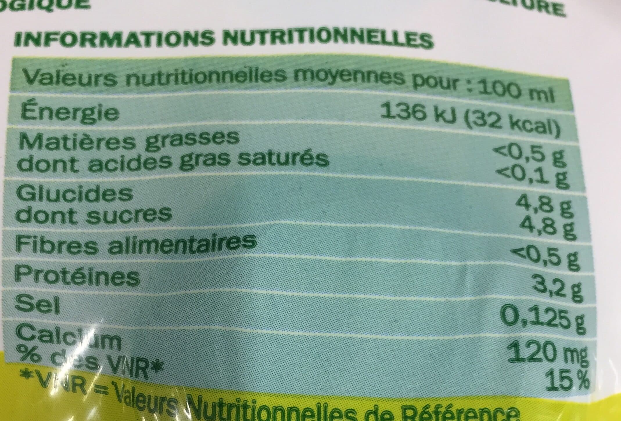 Bio Village Lait écrémé bio bouteille packshot
