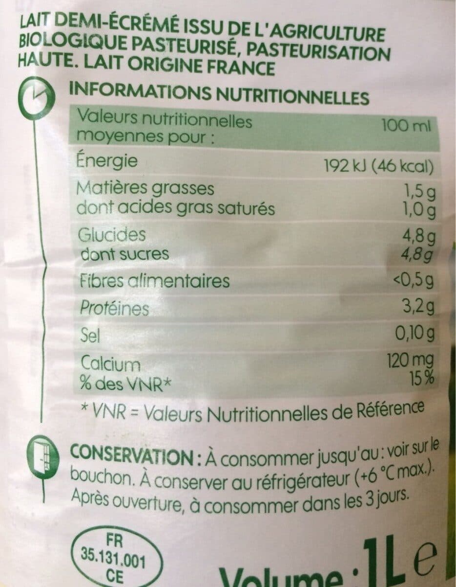 Bio Village Lait demi-écrémé packshot