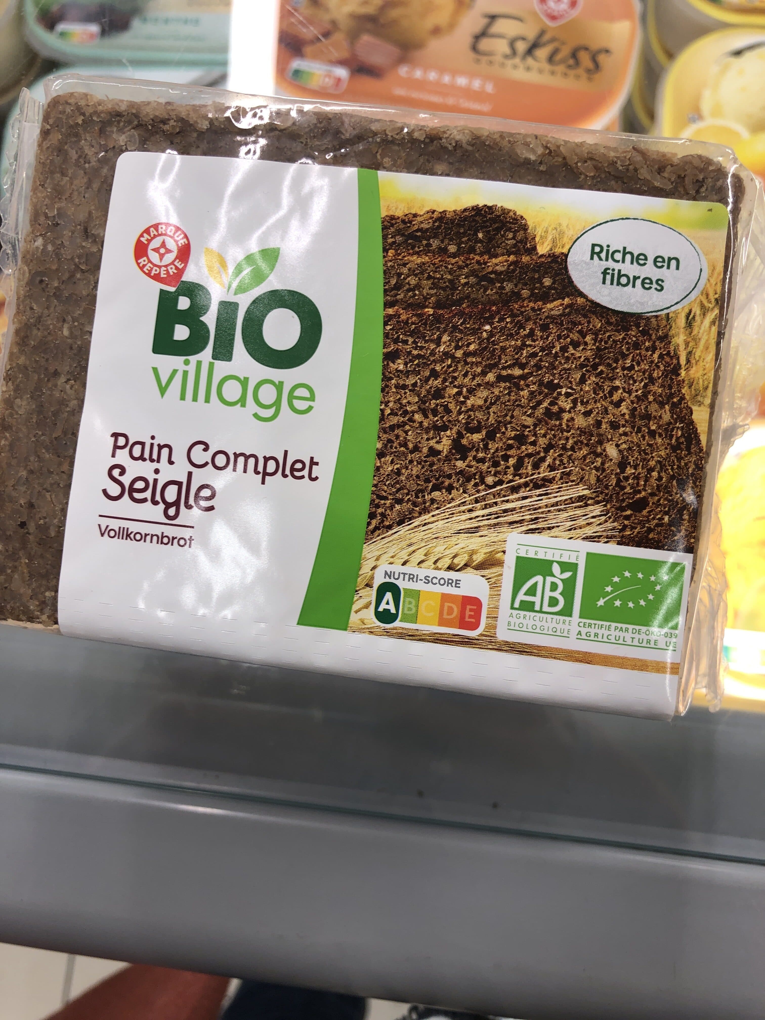 Bio Village Pain complet au seigle bio packshot