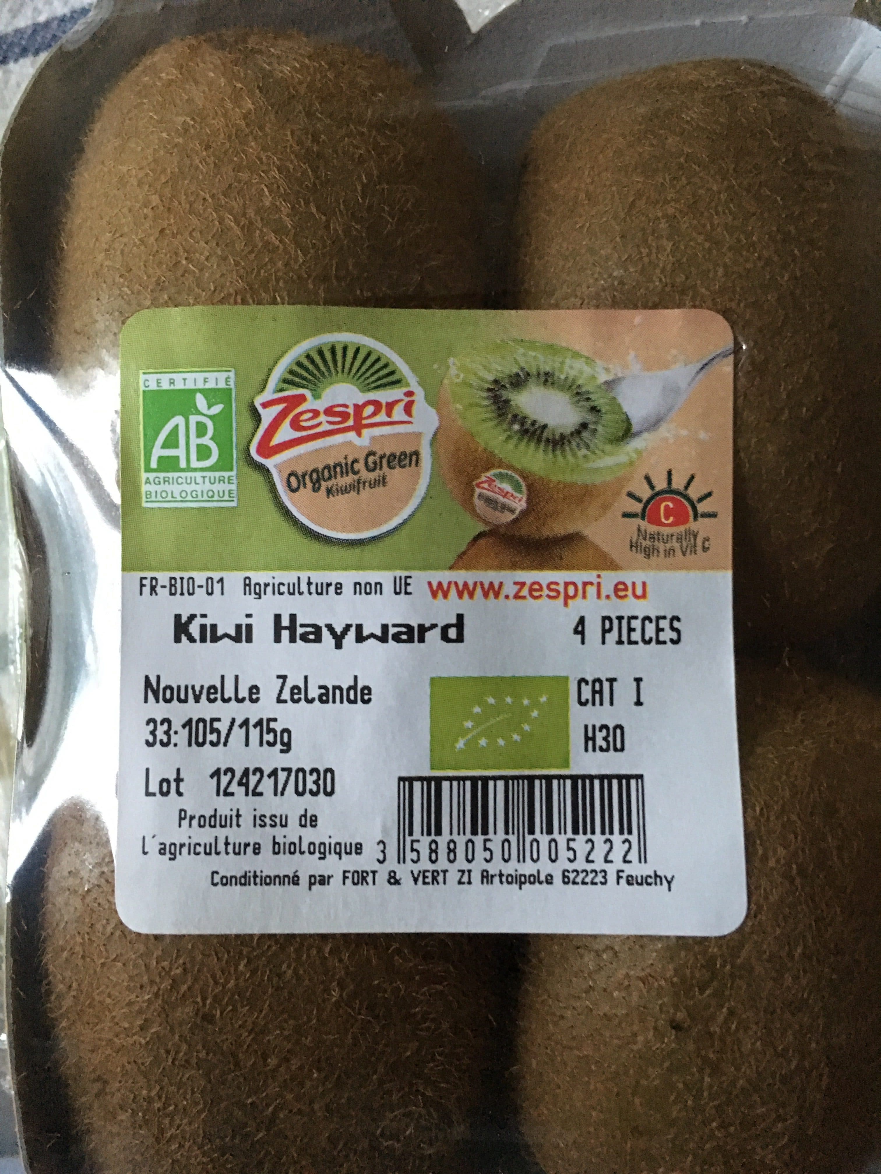 Zespri Kiwi Hayward packshot