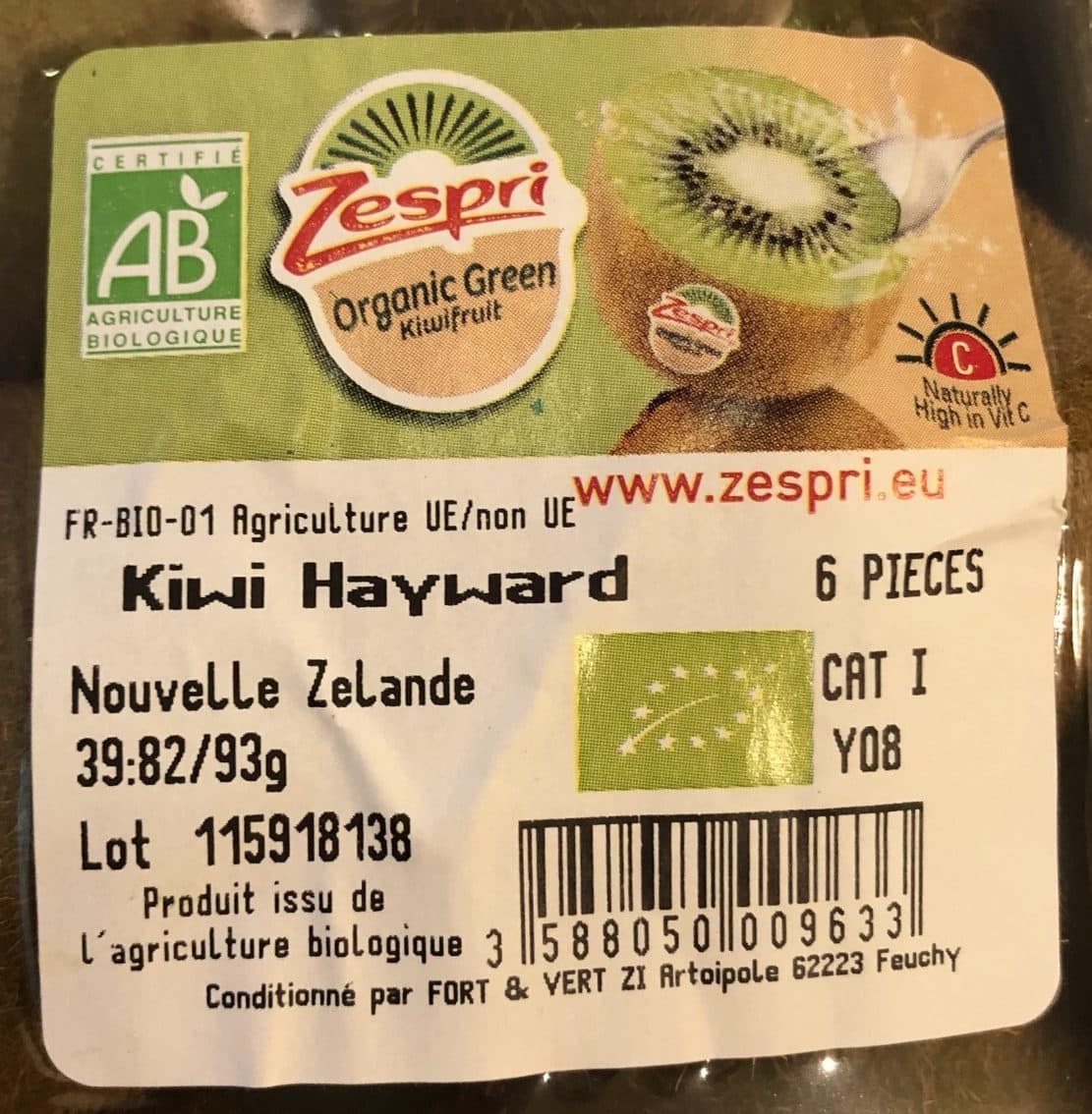 Zespri Kiwi organic packshot