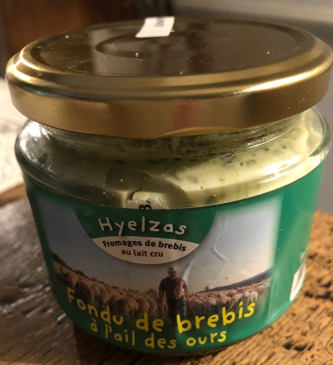 Open Food Facts Fondu de brebis a l'ail des ours packshot