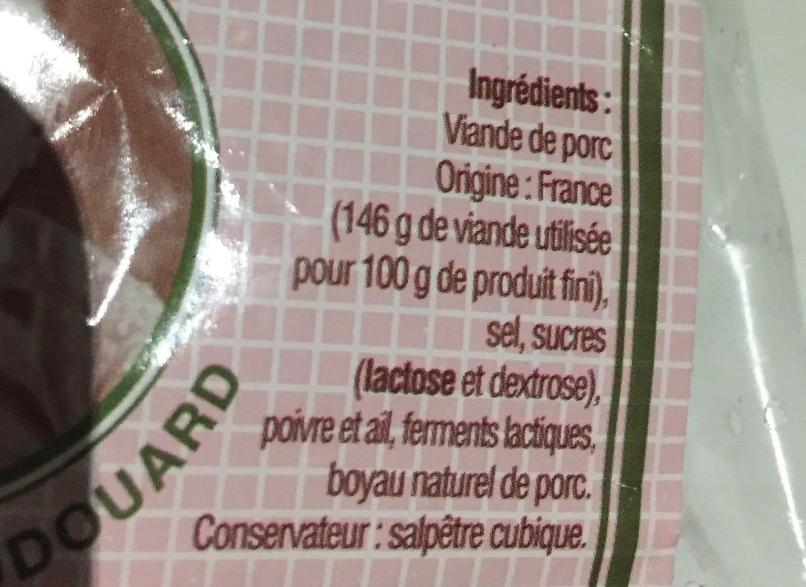 CHARCUTIER EN ARDECHE Saucisson de l'Ardèche artisanal packshot
