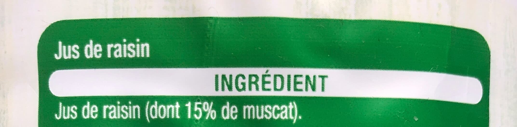 Auchan 100% pur jus RAISIN NOIR MUSCATÉ Sans sucres ajoutés** Comme tous les jus de fruits. Contient les sucres naturellement présents dans les fruits. packshot