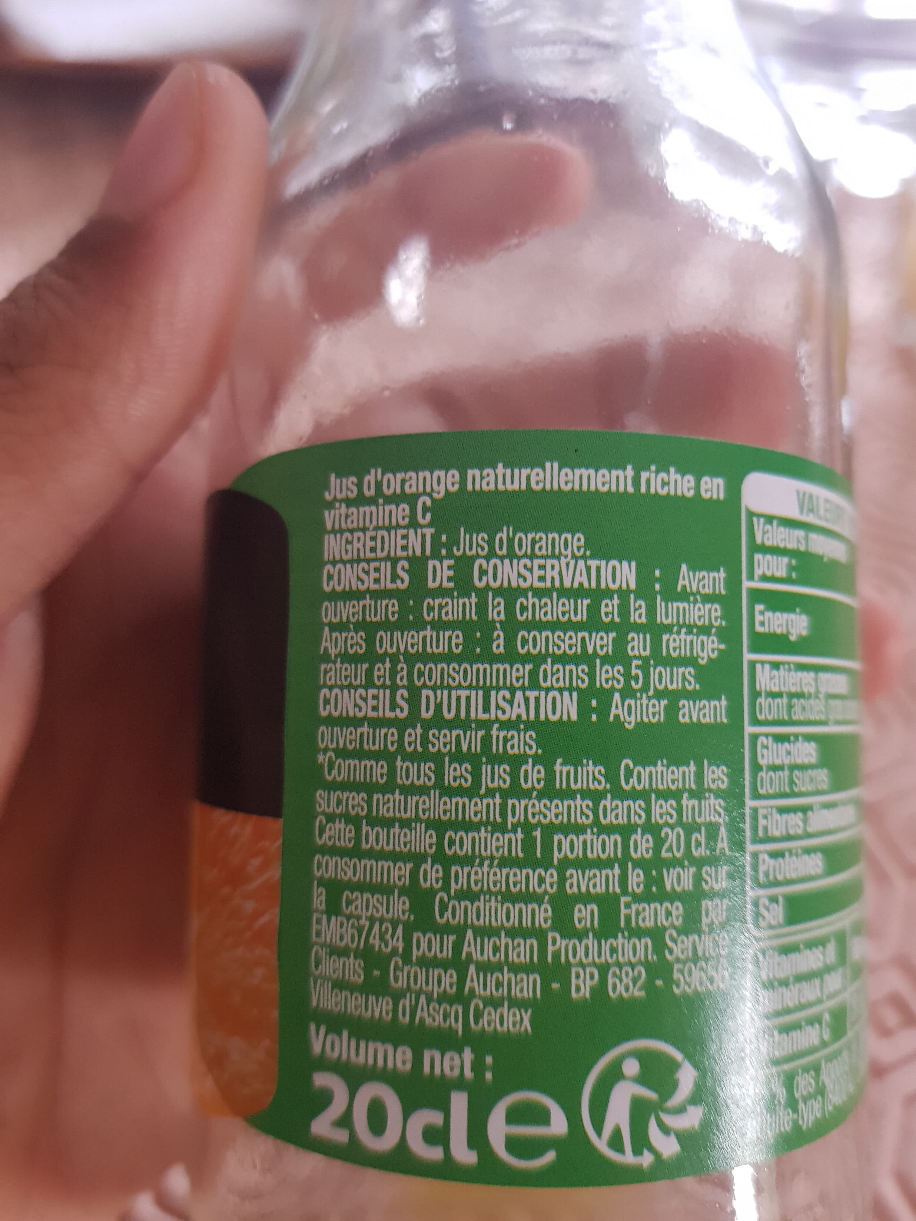 Auchan 100% Pur jusOrange sans pulpeRiche en vitamine CSans sucres ajoutés** Comme tous les jus de fruits. Contient les sucres naturellement présents dans les fruits. packshot