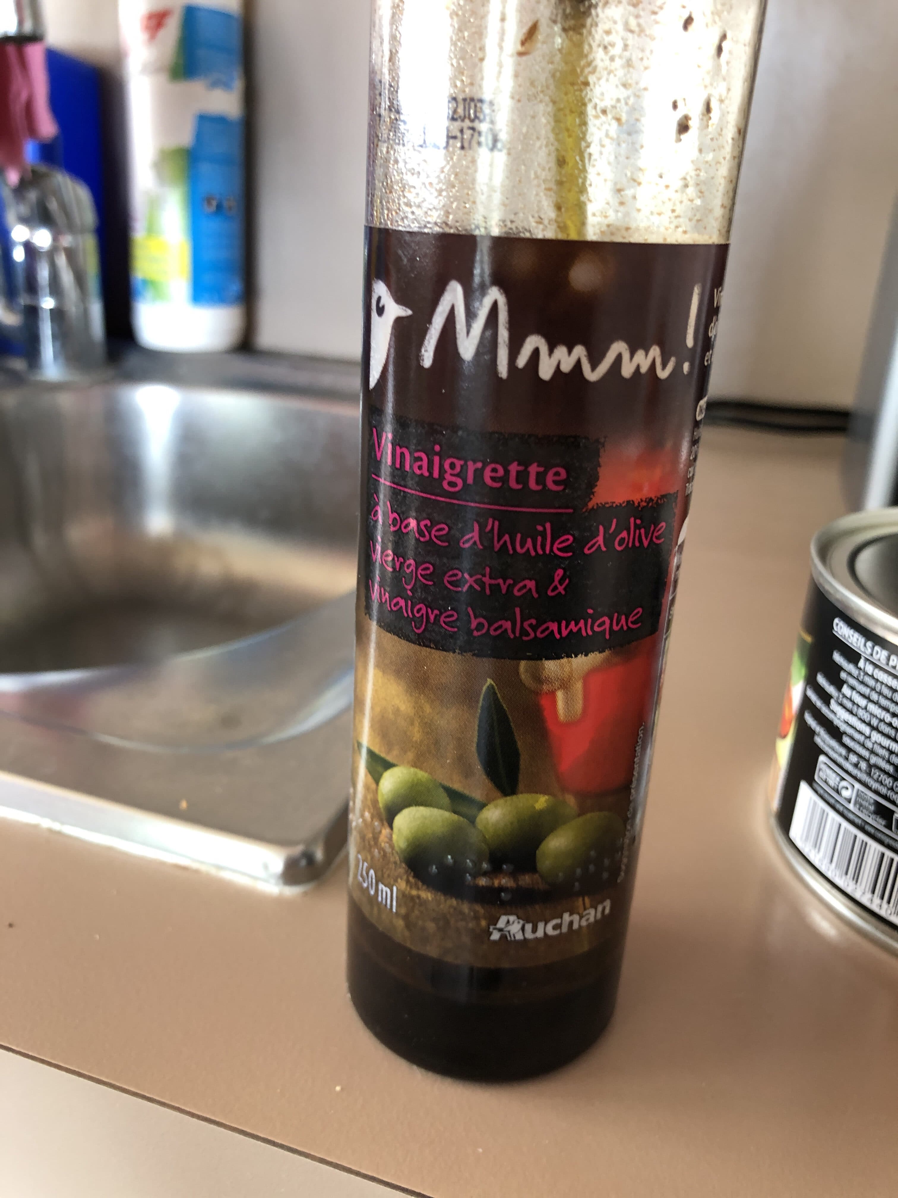 Auchan Vinaigrette à base d'huile d'olive vierge extra 80% et vinaigre balsamique packshot