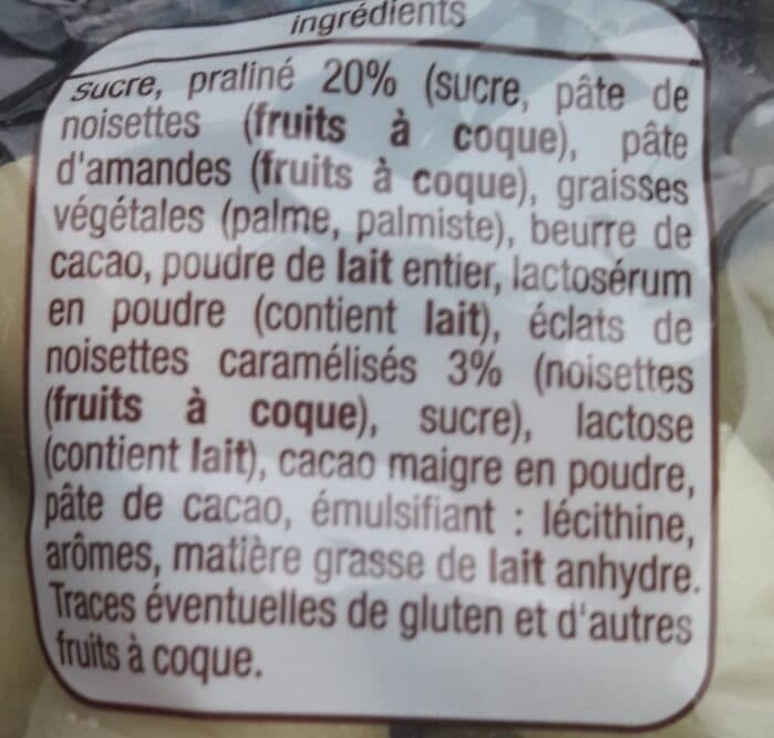 Vendôme Œufs Pralinés Blanc aux éclats de crêpes dentelles packshot