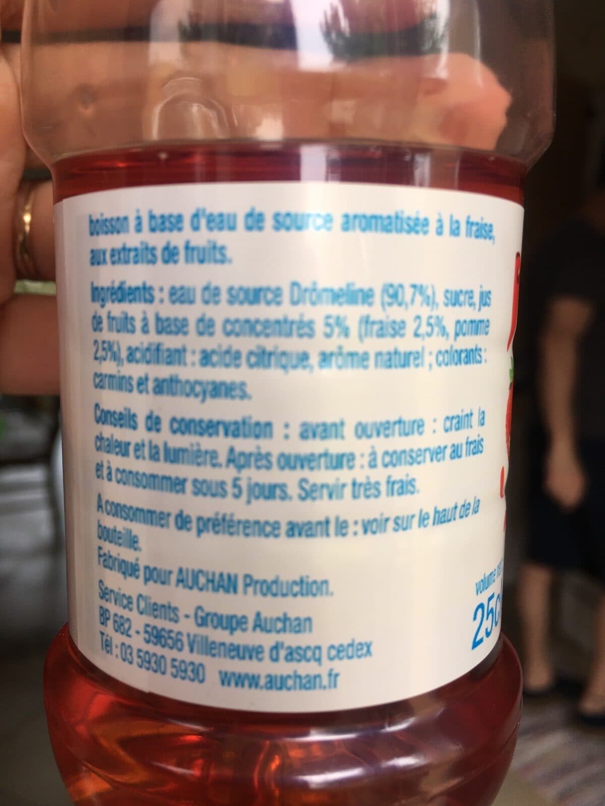 Auchan AUCHAN - Eau de source fraise - avec jus de fruits à base de concentrés packshot