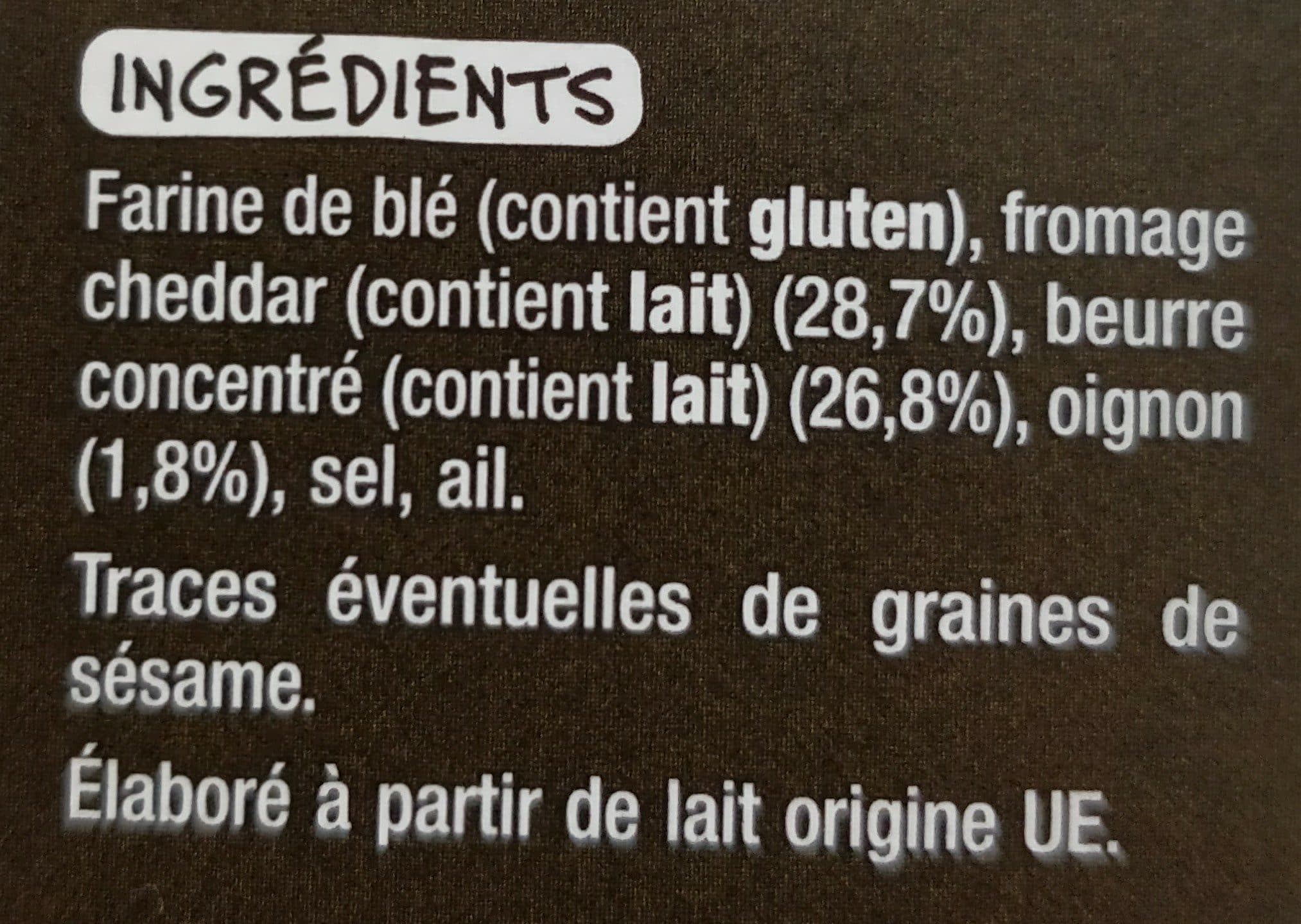 Auchan Feuilletés cheddar et oignon packshot