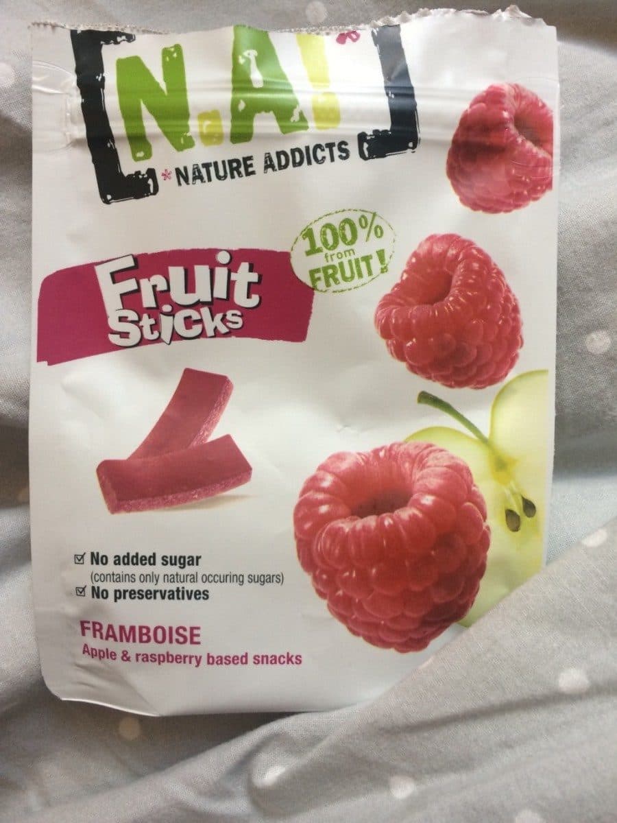 N.A!* NATURE ADDICTS FRUIT STICKS RASPBERRY APPLE & RASPBERRY BASED SNACKS packshot