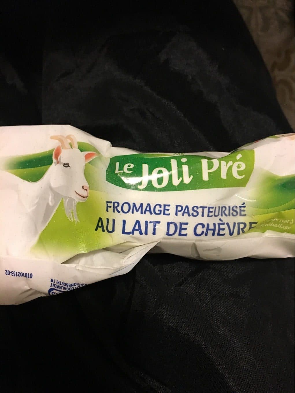 Le Joli Pré Fromae pasteurisé au lait de chèvre packshot