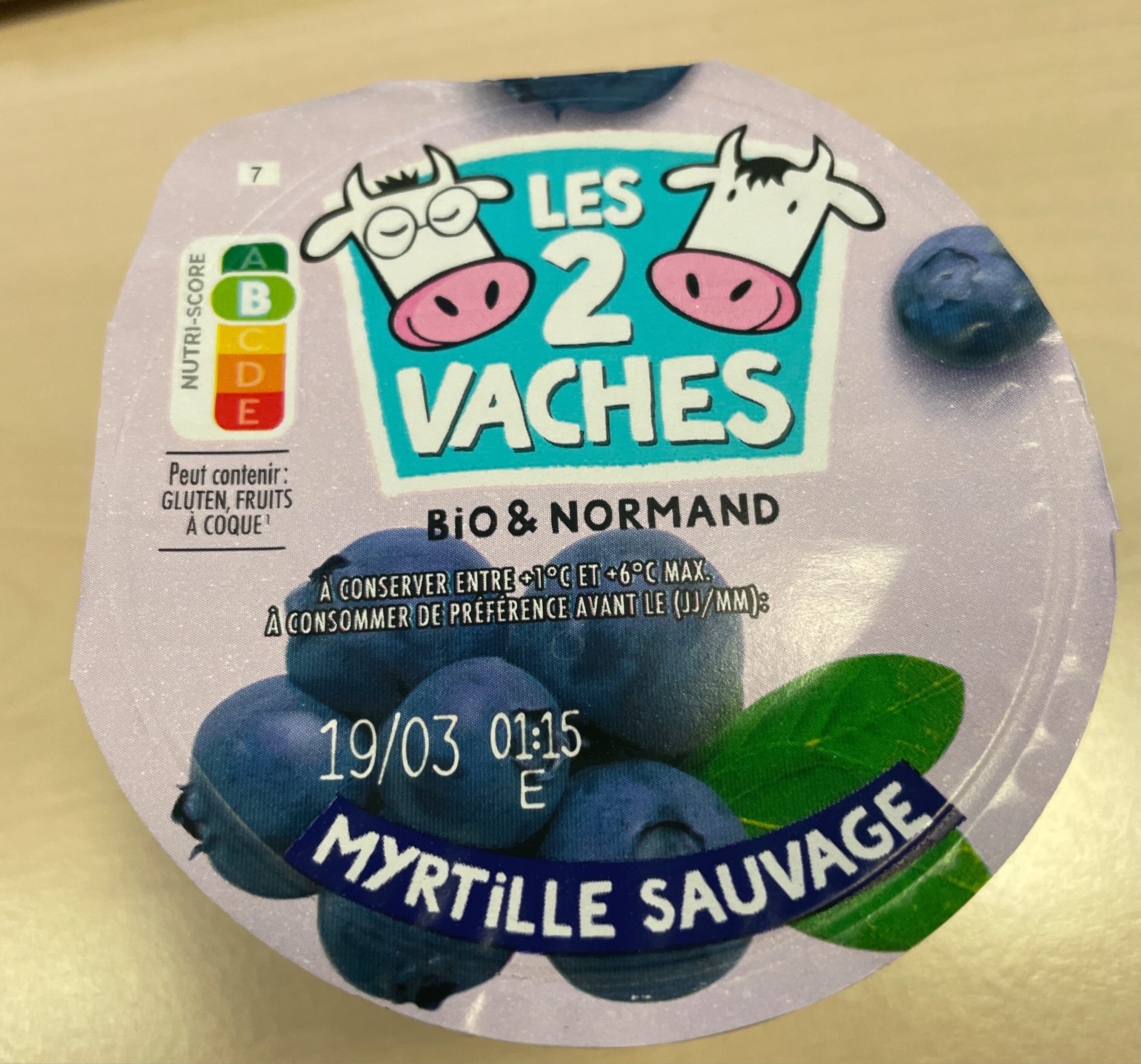 Les 2 Vaches Yaourt saveur myrtille sauvage packshot
