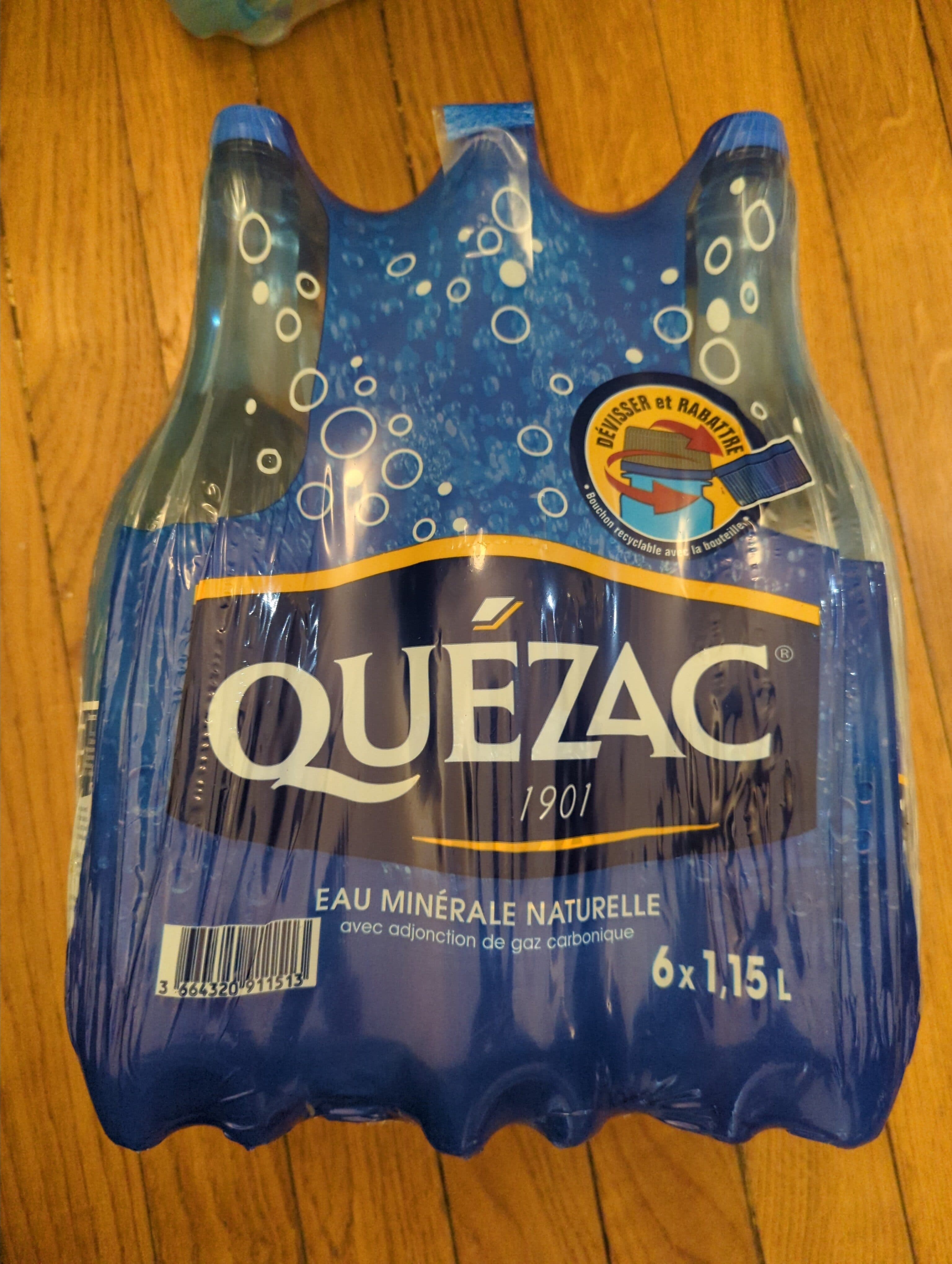 Quézac Eau gazeuse minérale naturelle packshot