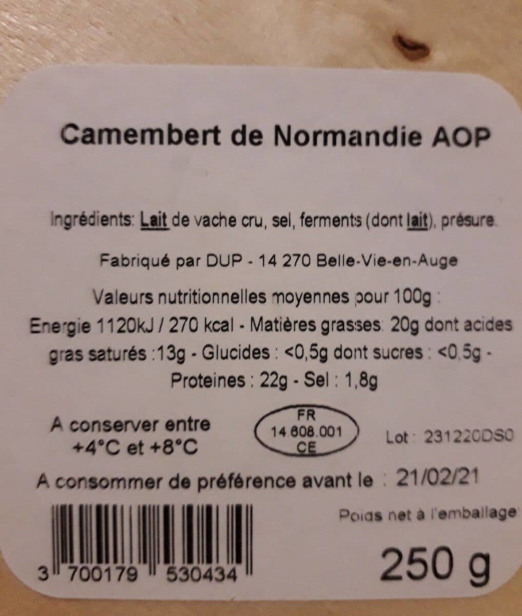La Petite Normande Fromage camembert la petite Normandie AOP packshot