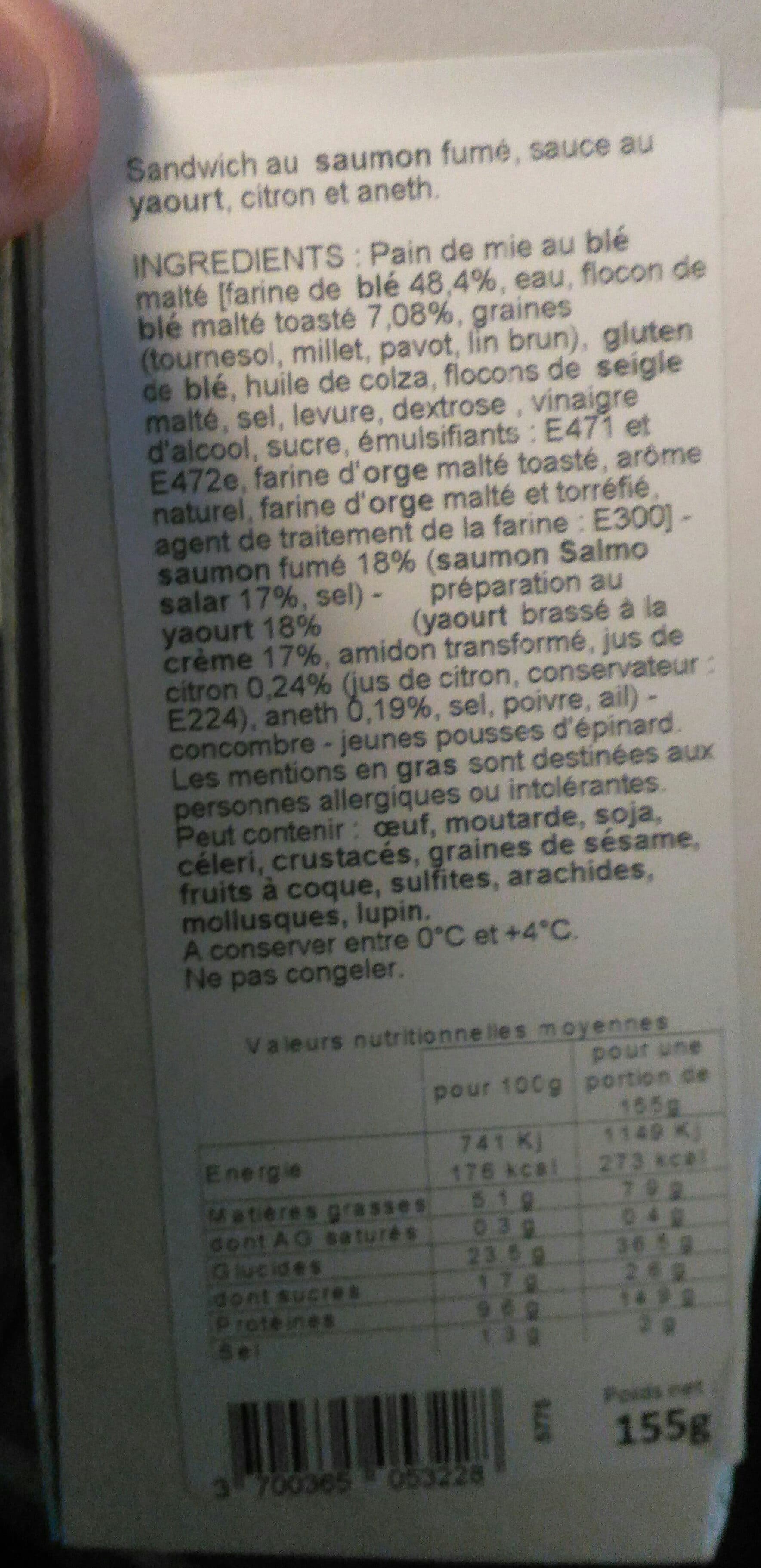 Le Kiosque sandwichs au saumon, crudité et sauce au yaourt packshot