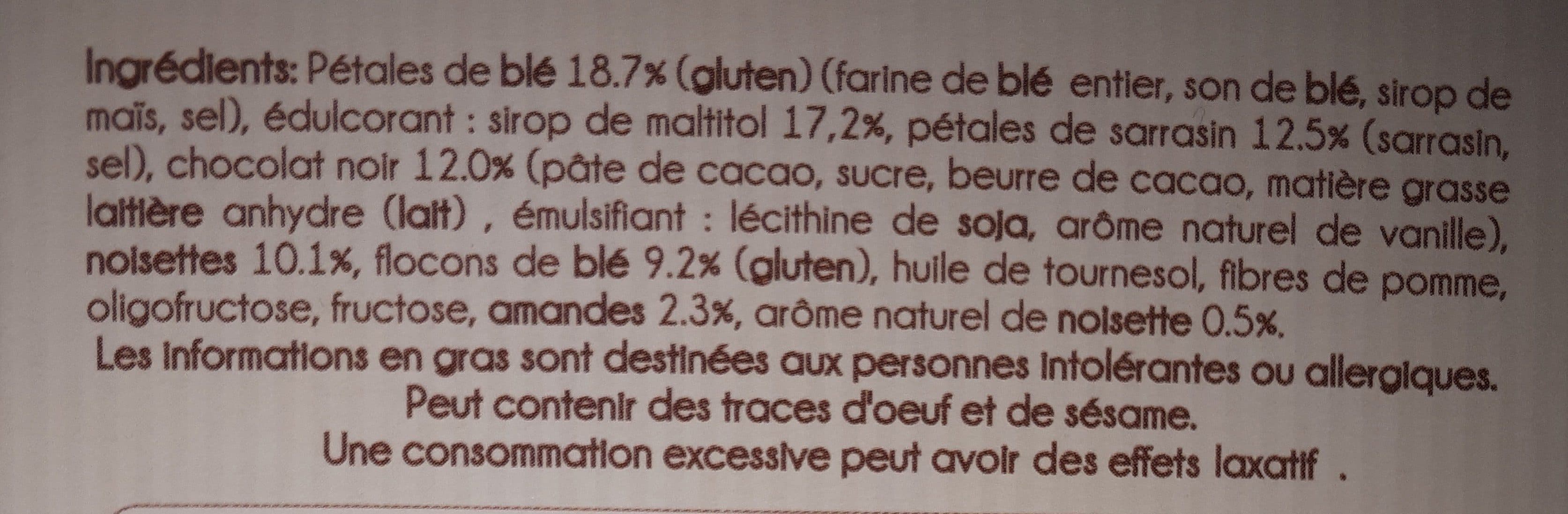 Dietbon BARRES DE CÉRÉALES AUX NOISETTES & AMANDES SUR TALON DE CHOCOLAT NOIR packshot