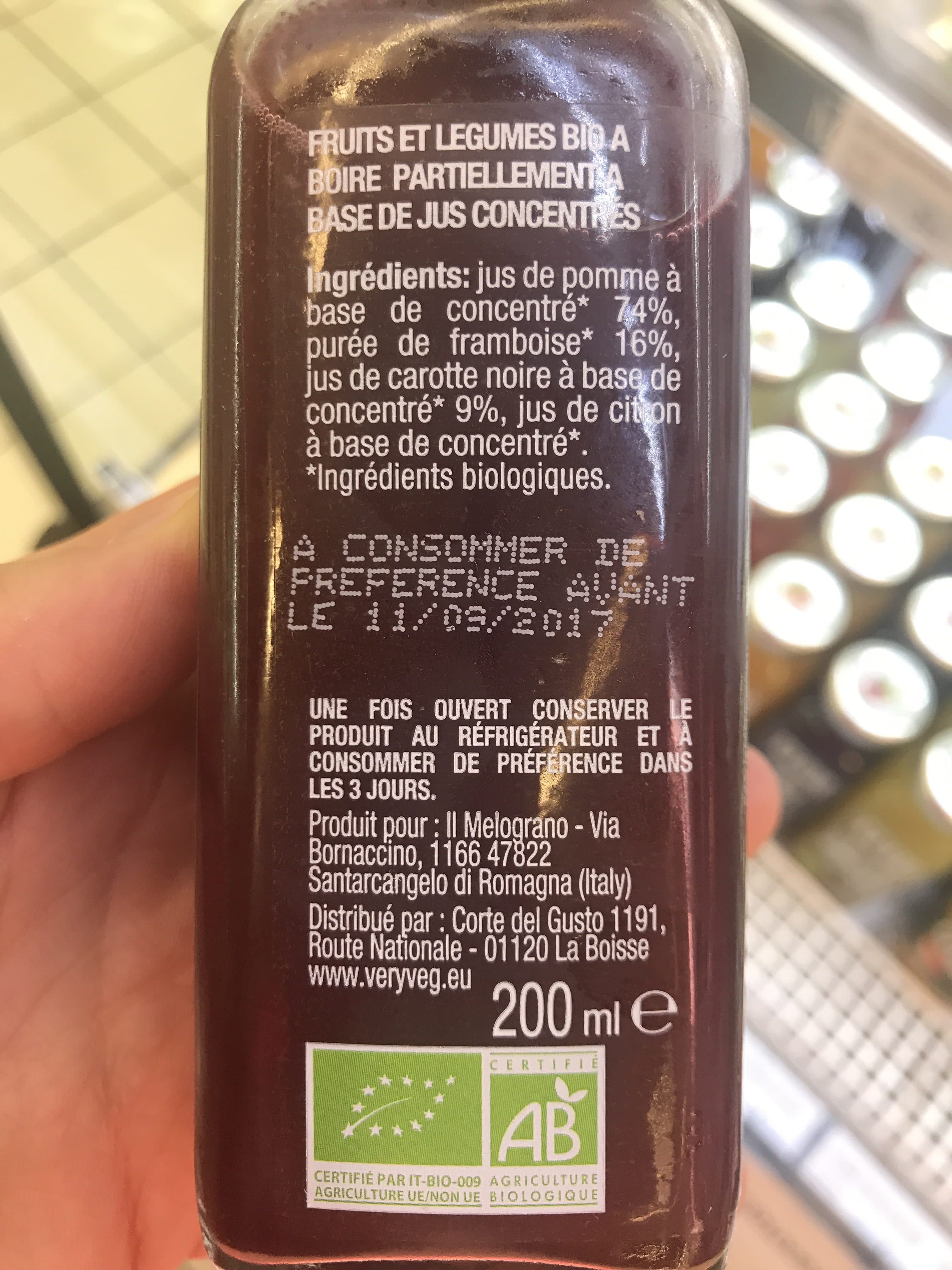 Vergy! Jus pomme framboise carotte noire packshot