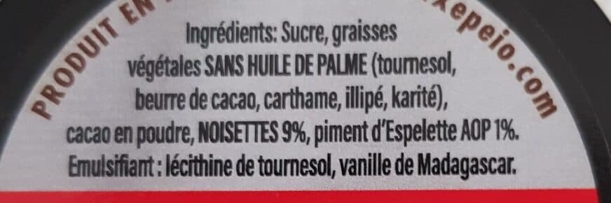 Open Food Facts Pâte à tartiner noir noisette et piment espelette packshot