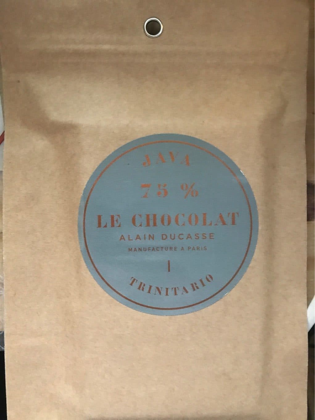 Alain Ducasse Chocolat trinitario 75% packshot