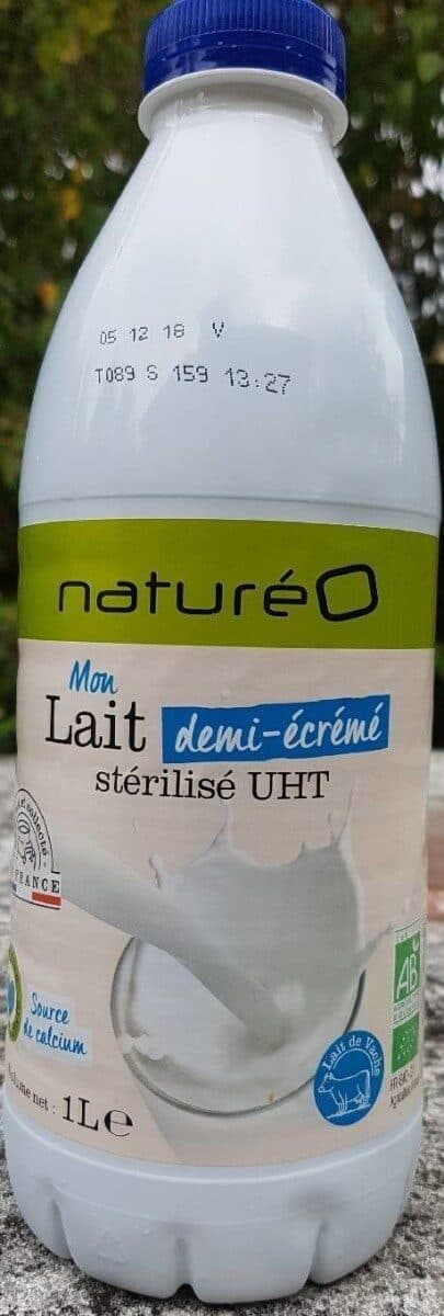 NATUREO Lait demi-écrémé packshot