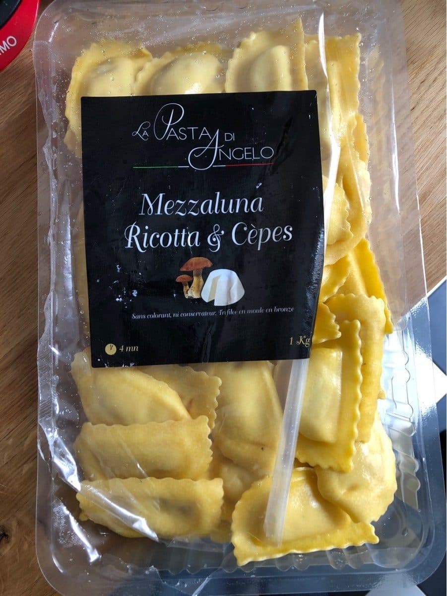 Open Food Facts Mezzaluna Ricotta & Cepes packshot