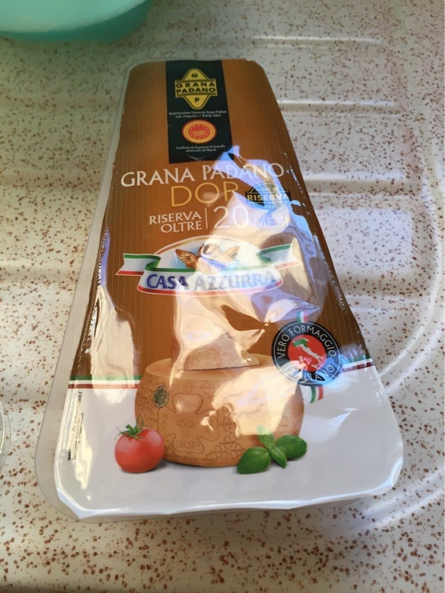 Casa Azzurra Grana padano packshot