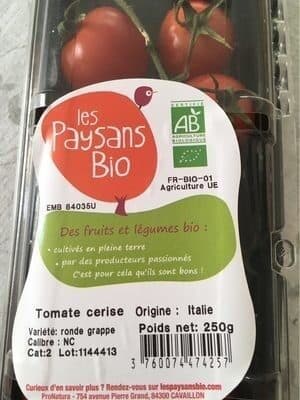 Les paysans bio Tomates cerises rondes grappes packshot