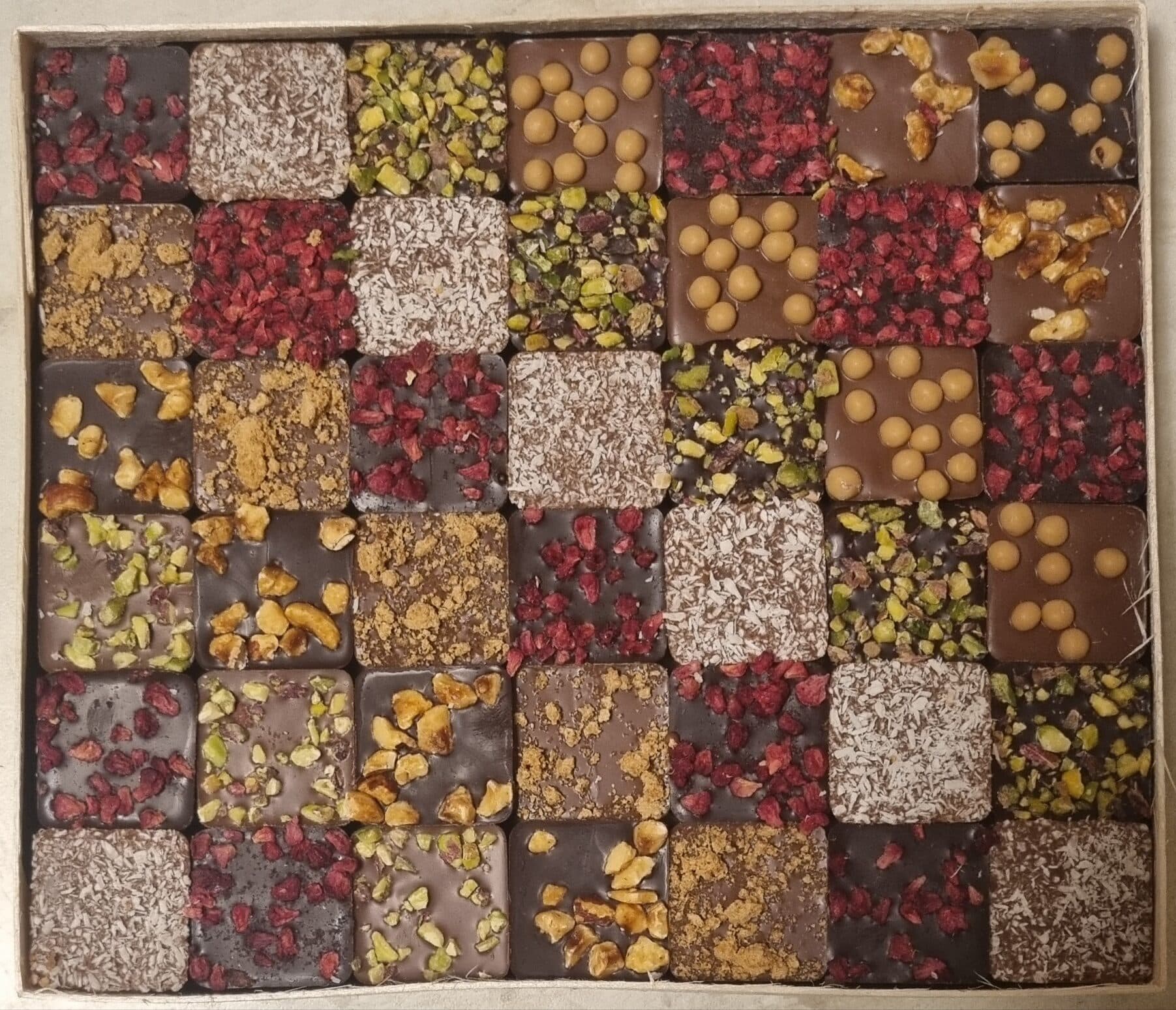Comptoir du Cacao Coffret Praliné Feuilleté Noir & Lait packshot