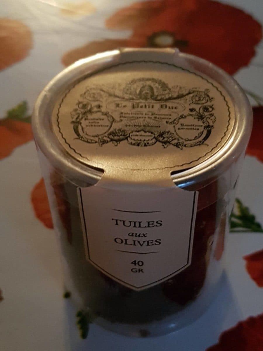 Le Petit Duc Tuiles aux olives packshot