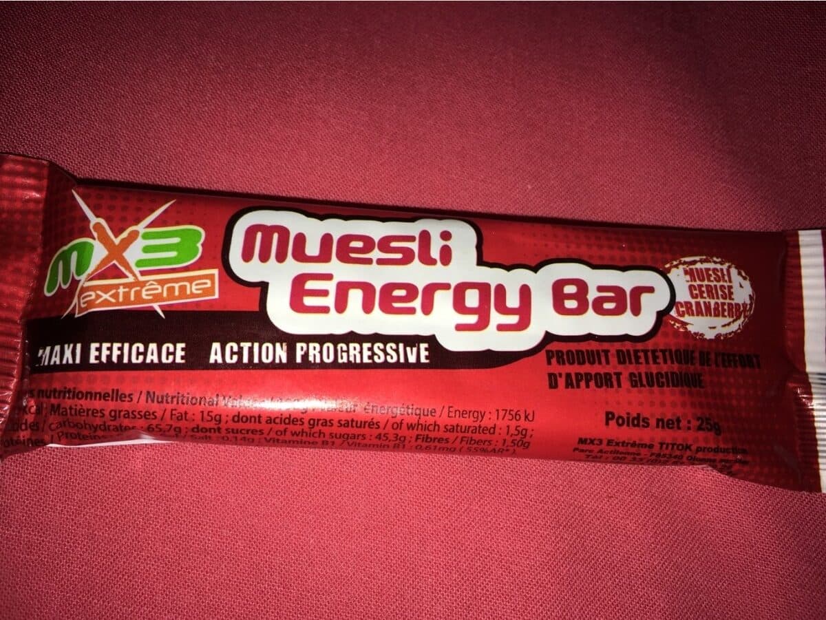 MX3 Muesli energy bar packshot