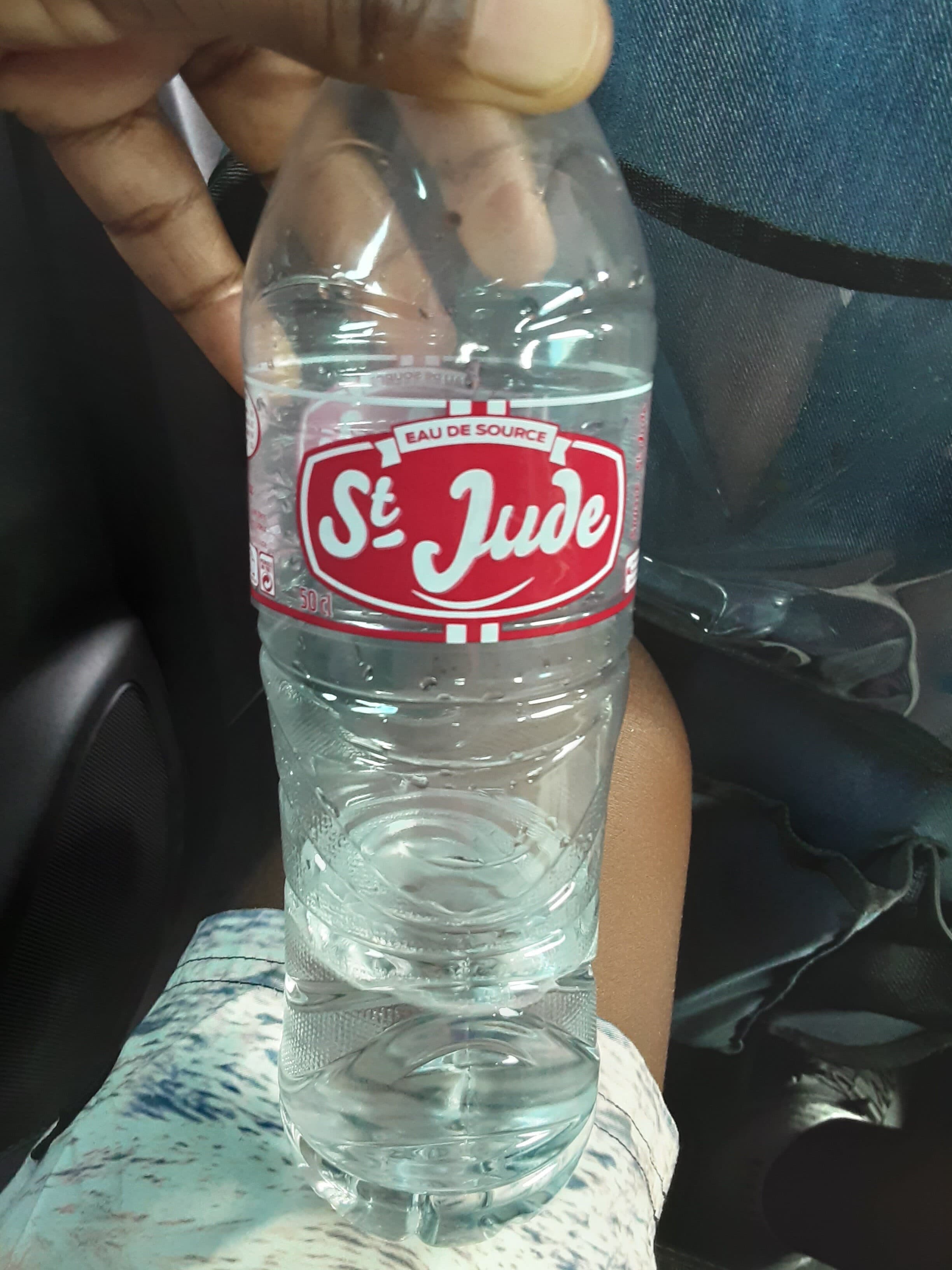 St Jude eau de source packshot