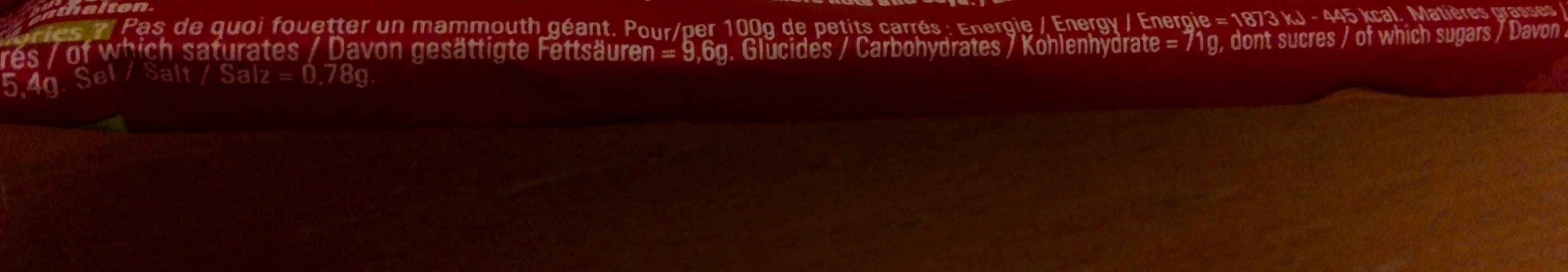 Michel et Augustin 4 petits carrés à la queue leu leu ;-) aux framboises, éclats de pistache packshot