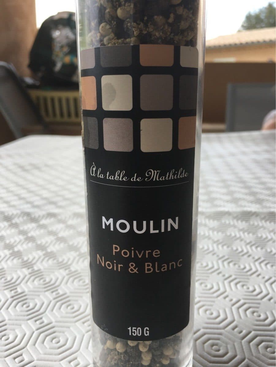 A la table de Mathilde Poivre noir et blanc packshot