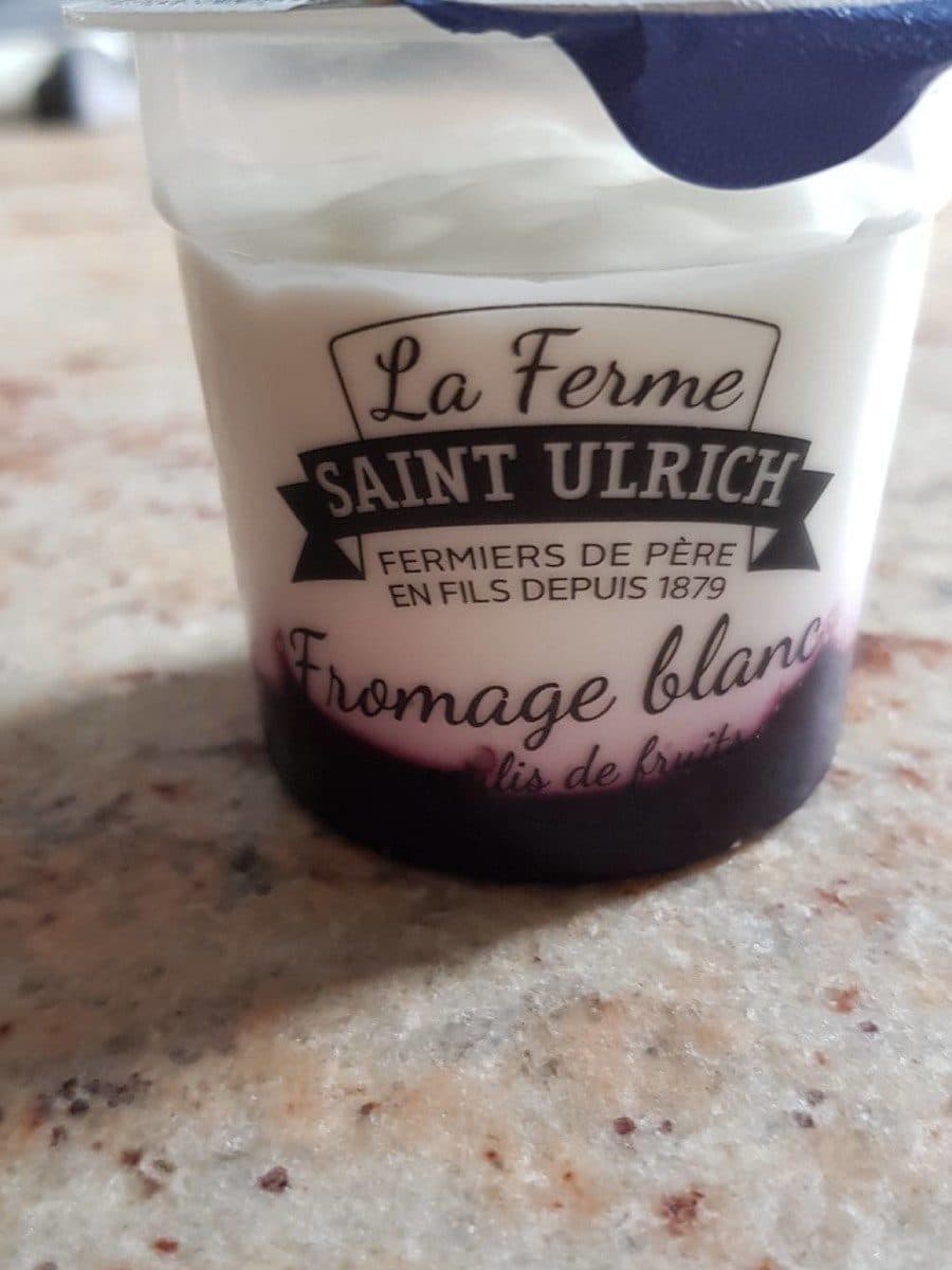 La Ferme Saint Ulrich Fromage blanc sur coulis de myrtille packshot