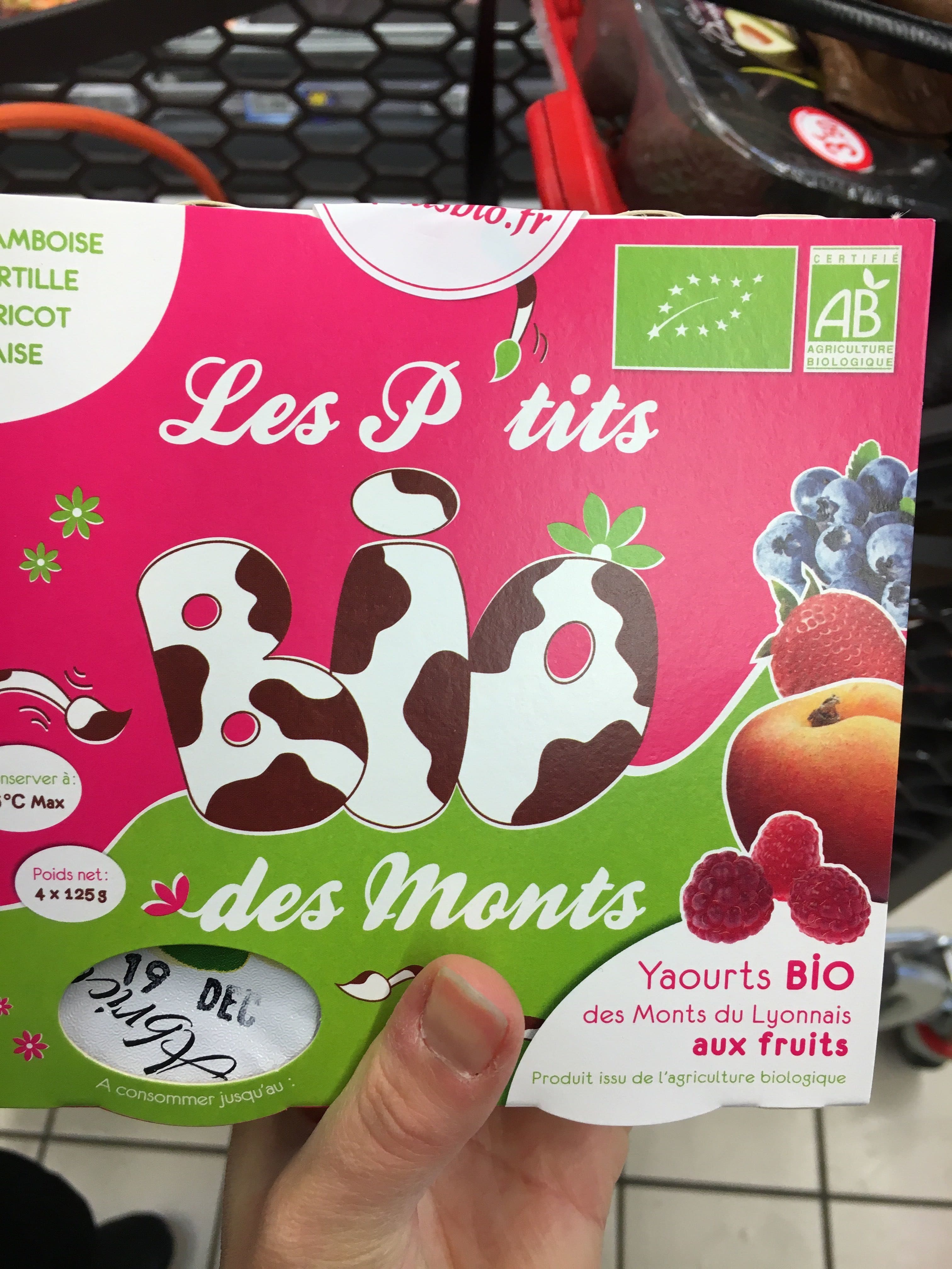 Les p’tits bio Yaourt bio des monts du lyonnais aux fruits packshot