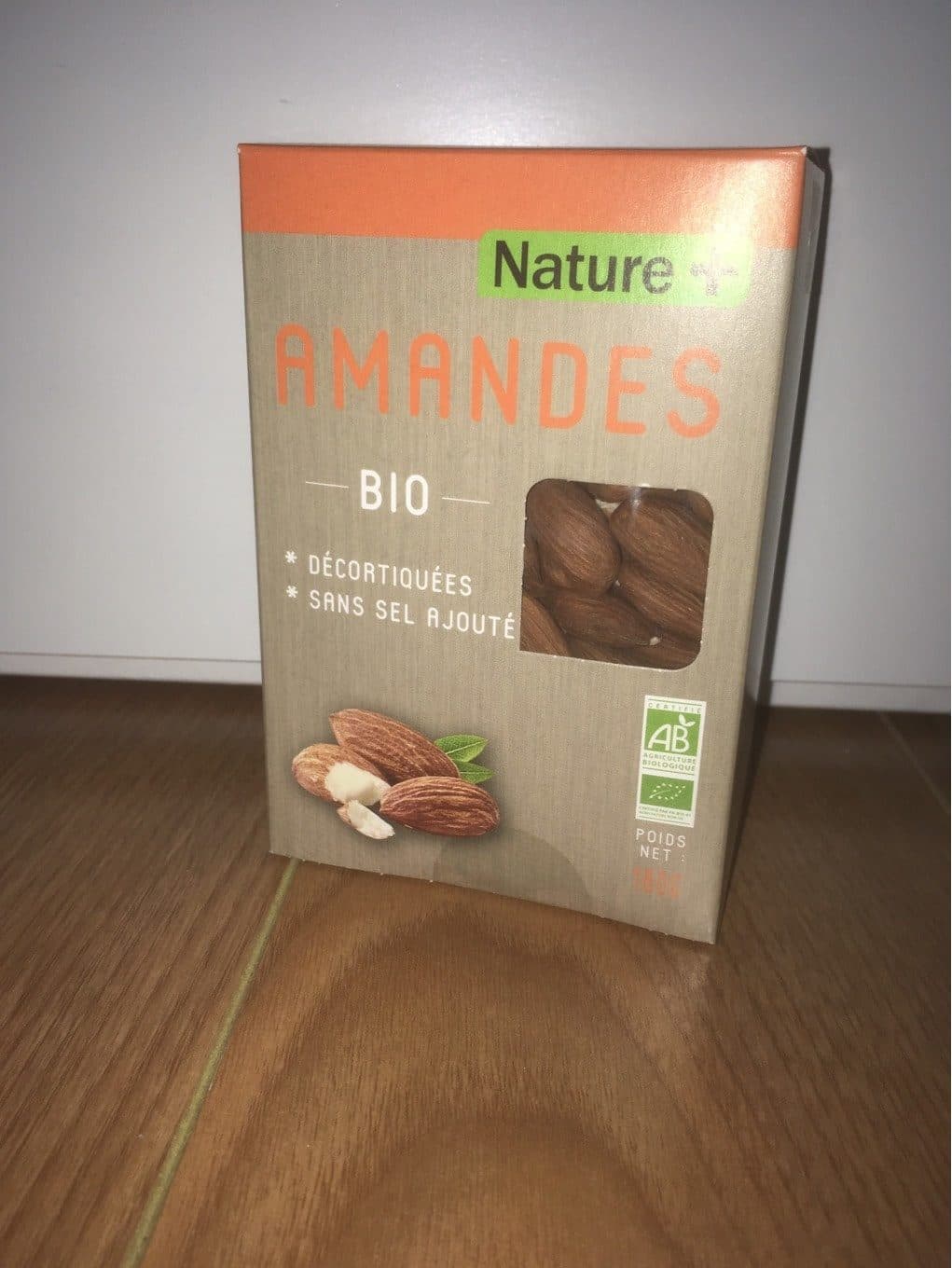 Nature + Amandes bio packshot