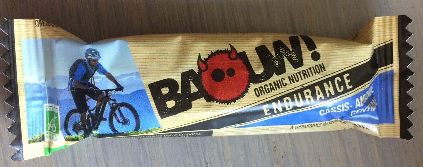 Baouw! Organic Nutrition Barre nutritionnelle au cassis, à l'amande et à la gentiane packshot