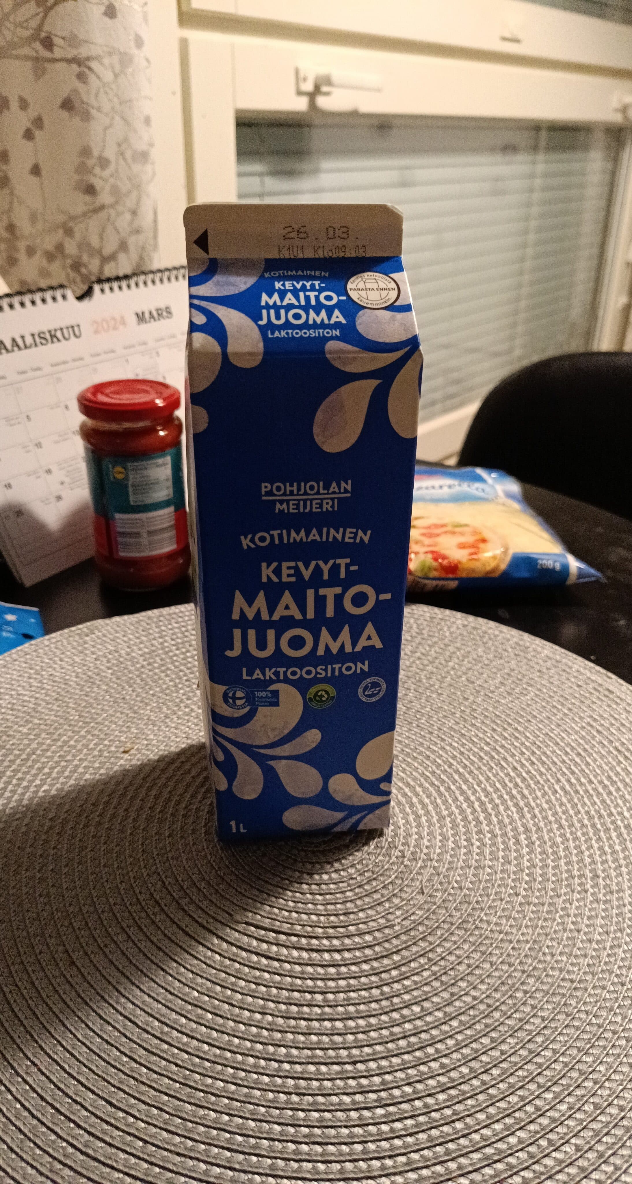 Pohjolan Meijeri Kotimainen Kevyt Maitojuoma packshot