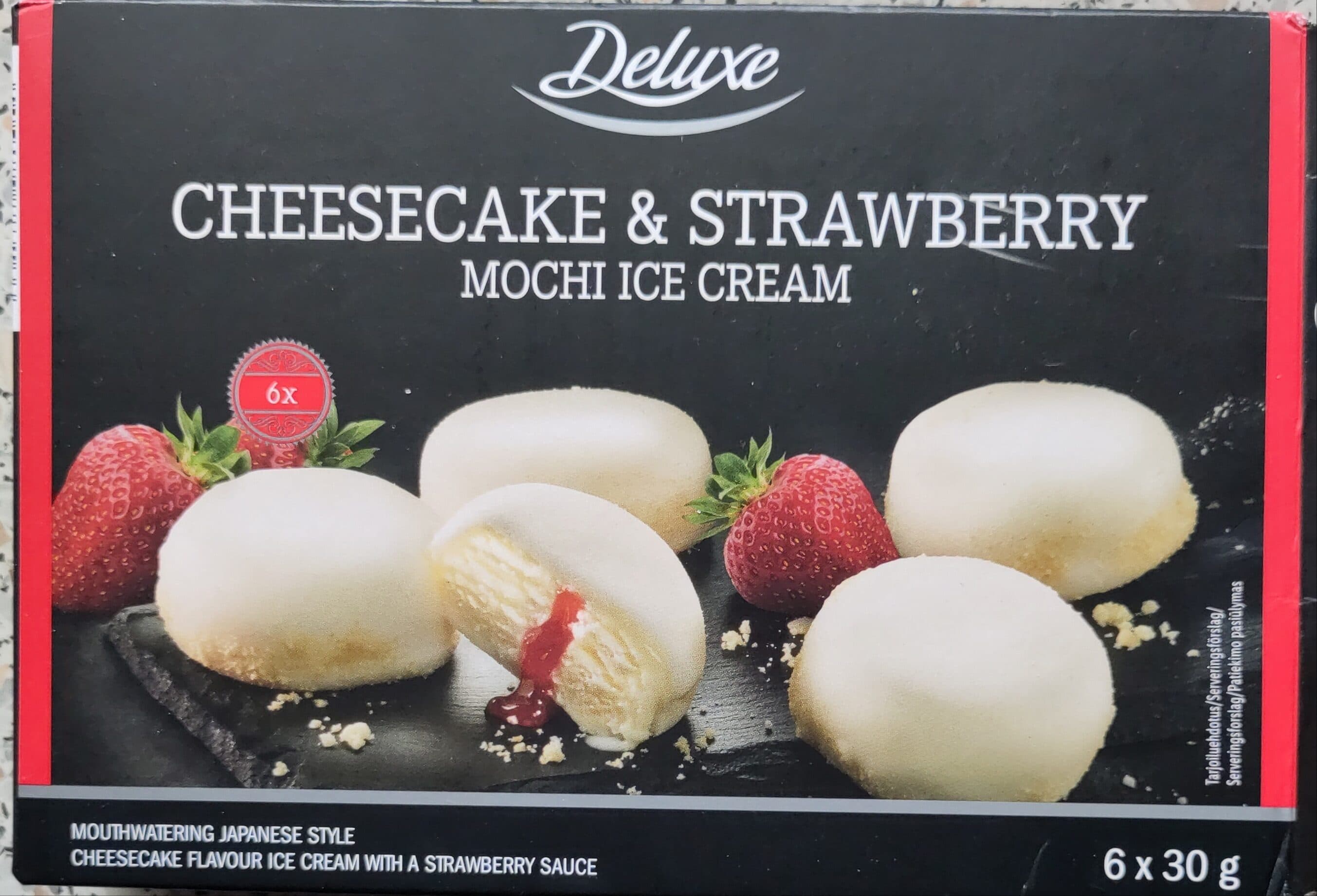 Deluxe Juustokakku & mansikka mochi-jäätelö packshot
