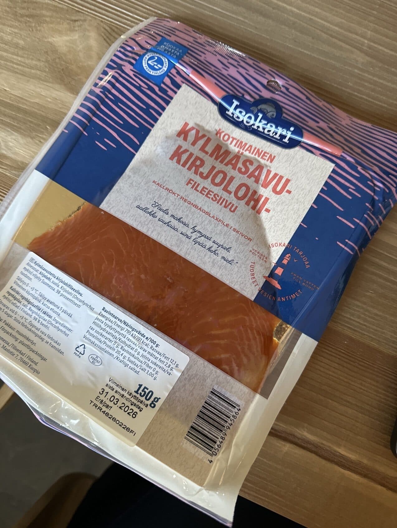 Kotimainen Kylmäsavu-kirjolohi-fileesiivu packshot