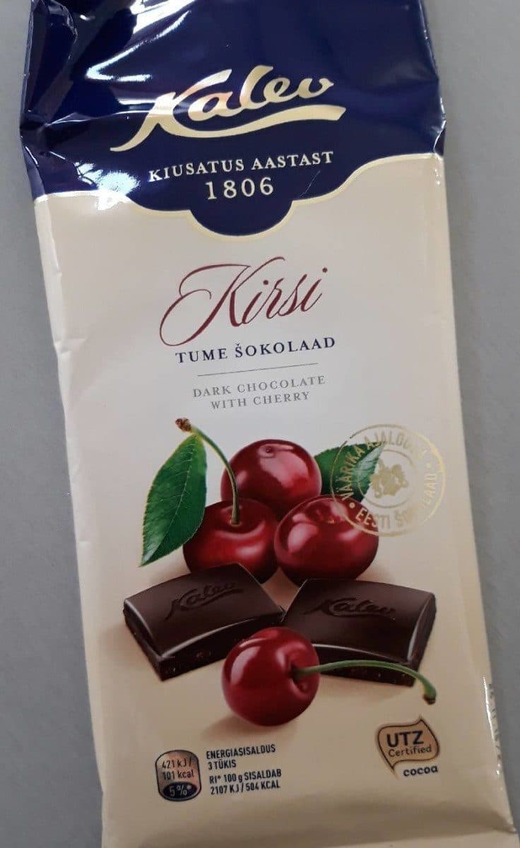 Chocolat noir avec cerise packshot